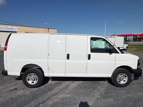 New 2025 Chevrolet Express 2500 w/ Driver Convenience Package image 17