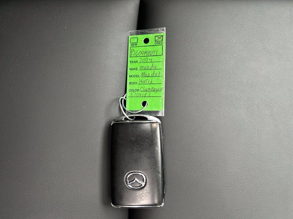Used 2024 MAZDA MAZDA3 s FWD image 31
