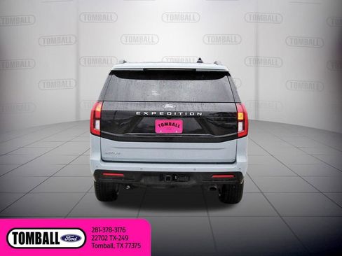 Used 2025 Ford Expedition Active RWD image 6