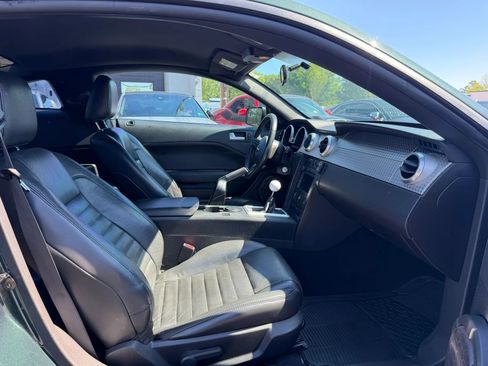 Used 2009 Ford Mustang GT RWD image 14
