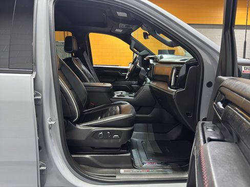 Used 2024 GMC Sierra 2500 AT4X image 24