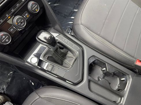 Used 2024 Volkswagen Taos SE image 70