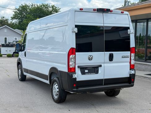 Used 2023 RAM ProMaster 2500 FWD image 11