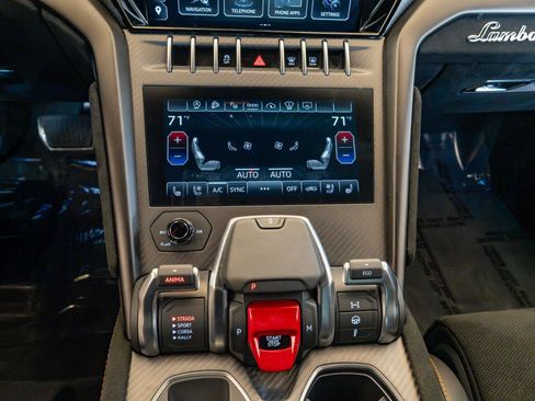 Used 2024 Lamborghini Urus Performante AWD/4WD image 14