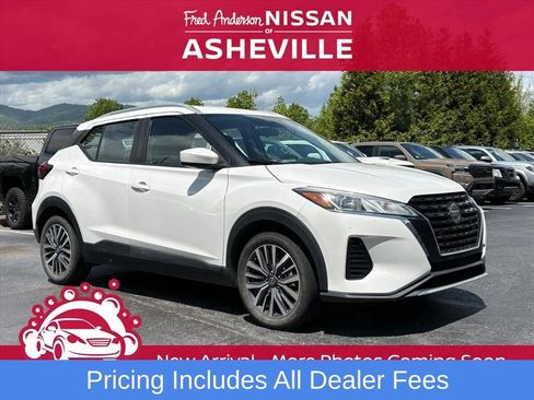 Used 2021 Nissan Kicks SV FWD image 1