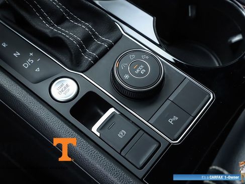 Used 2023 Volkswagen Atlas Cross Sport SE w/ Panoramic Sunroof Package image 25