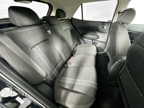 Used 2023 Hyundai Venue SEL FWD image 25
