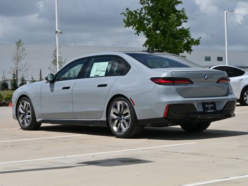 New 2026 BMW 740i image 6