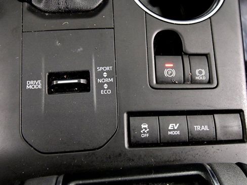 Used 2022 Toyota Highlander XLE image 28