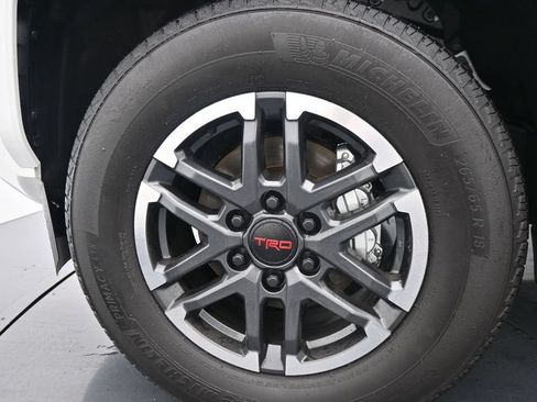 Used 2025 Toyota Tacoma TRD Sport AWD/4WD image 14