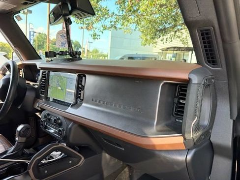 Used 2024 Ford Bronco Outer Banks AWD/4WD image 11