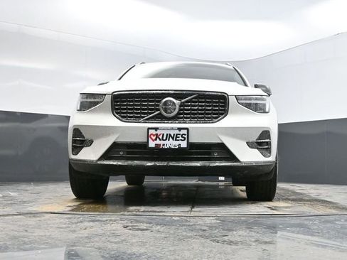 Used 2023 Volvo XC40 B5 Ultimate w/ Protection Package Premier image 43