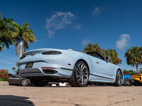 Used 2025 Bentley Continental GT Speed image 18