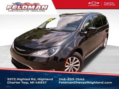 Used 2018 Chrysler Pacifica Touring-L w/ Premium Audio Group