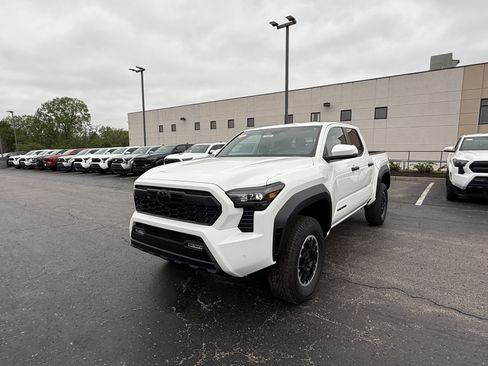New 2026 Toyota Tacoma TRD Off-Road AWD/4WD image 25