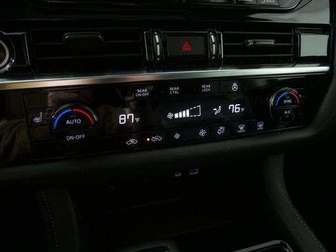 Used 2023 Nissan Pathfinder SL w/ SL Premium Package AWD/4WD image 30