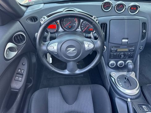 Used 2014 Nissan 370Z Roadster RWD image 25