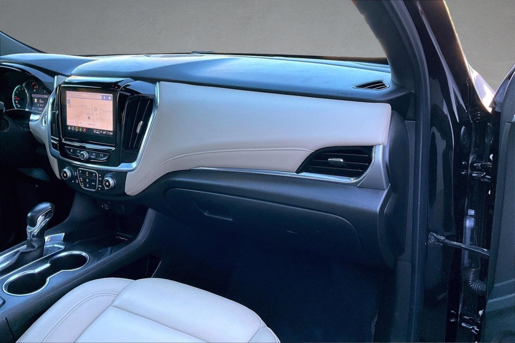 Used 2022 Chevrolet Traverse LT w/ LT Premium Package AWD/4WD image 28
