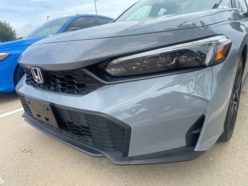 Used 2025 Honda Civic Sport image 4