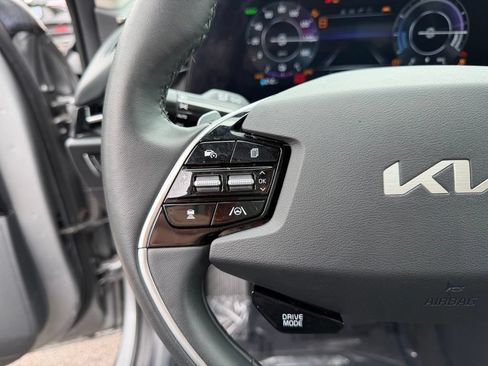 Used 2023 Kia Niro Wind w/ Wind Preserve Package FWD image 16
