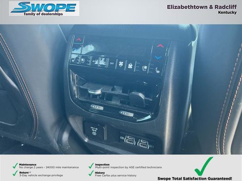 Used 2023 Jeep Grand Cherokee Summit AWD/4WD image 10