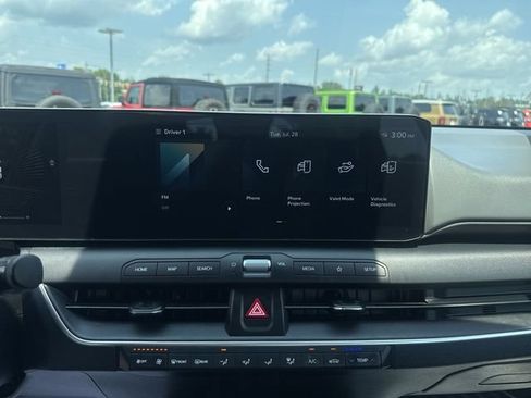 Used 2025 Kia K4 FWD image 16