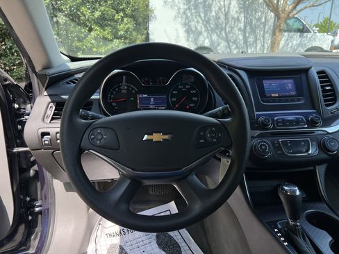 Used 2015 Chevrolet Impala LS w/ LS Convenience Package image 17