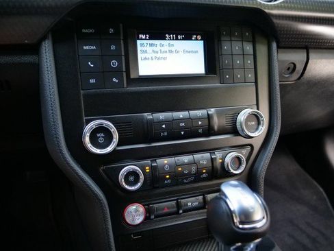 Used 2021 Ford Mustang GT RWD image 19