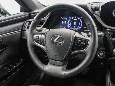 Used 2024 Lexus ES 350 w/ Premium Package FWD image 16