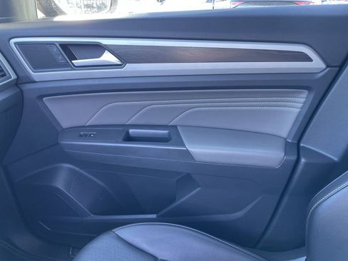 Used 2021 Volkswagen Atlas SE image 20