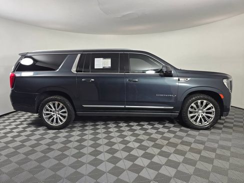 Used 2022 GMC Yukon XL Denali AWD/4WD image 8