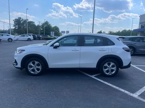Used 2023 Honda HR-V LX image 2