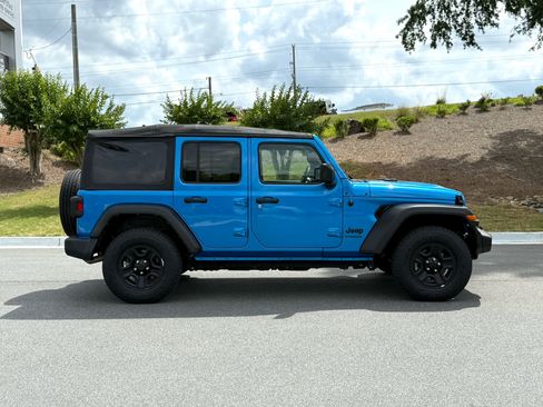 Used 2022 Jeep Wrangler Unlimited Sport AWD/4WD image 6