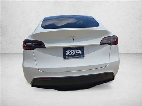 Used 2024 Tesla Model Y 2WD image 7