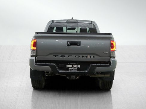 Used 2020 Toyota Tacoma TRD Sport AWD/4WD image 4