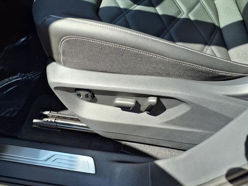 New 2026 Volkswagen Atlas SE image 15