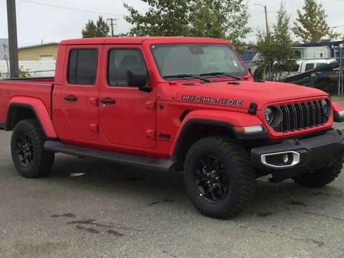 New 2025 Jeep Gladiator Sport image 2