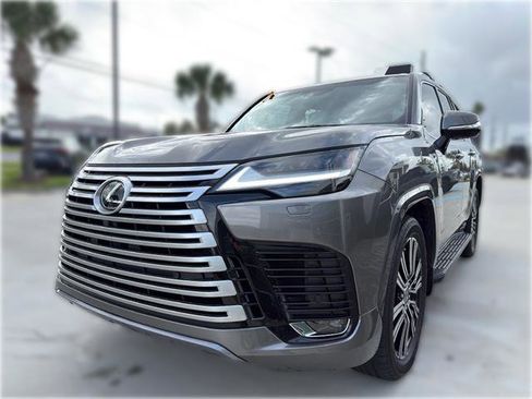 Used 2023 Lexus LX 600 4WD w/ Accessory Package (Z1) image 4