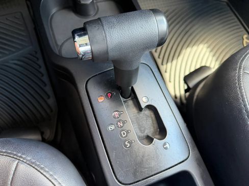 Used 2009 Volkswagen Beetle Coupe FWD image 38