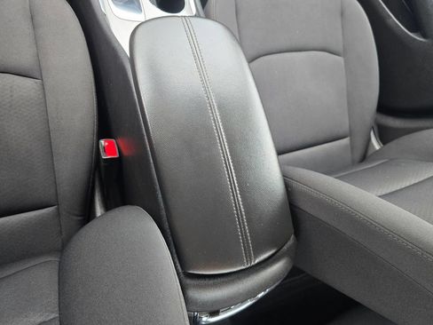 Used 2021 Chevrolet Malibu LT FWD image 25