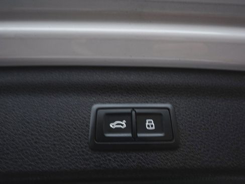 Used 2023 Audi Q3 2.0T Premium w/ Convenience Package image 39