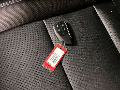 Used 2025 Chevrolet Equinox EV LT w/ Convenience Package image 30