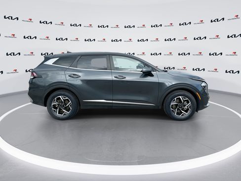 Used 2023 Kia Sportage LX FWD image 9