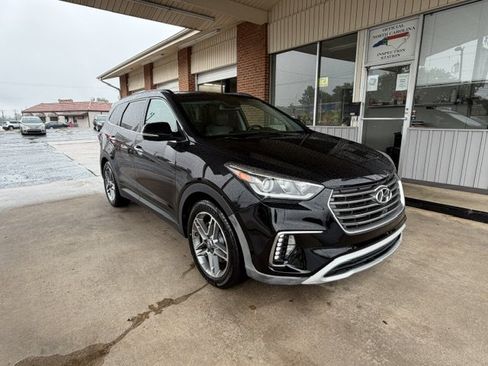 Used 2017 Hyundai Santa Fe FWD image 3