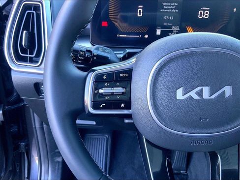 Used 2025 Kia Sorento EX image 18