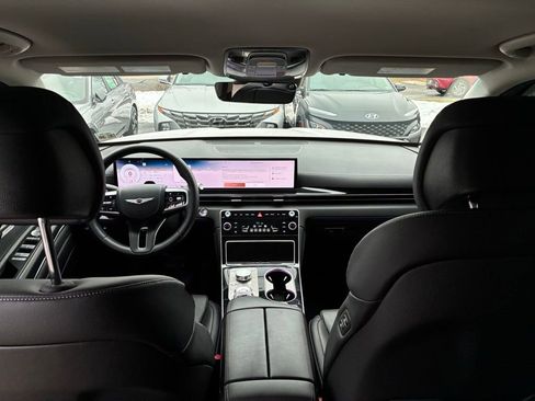 Used 2025 Genesis GV80 2.5T image 15