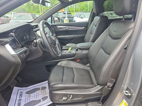 Used 2024 Cadillac XT5 Luxury AWD/4WD image 9