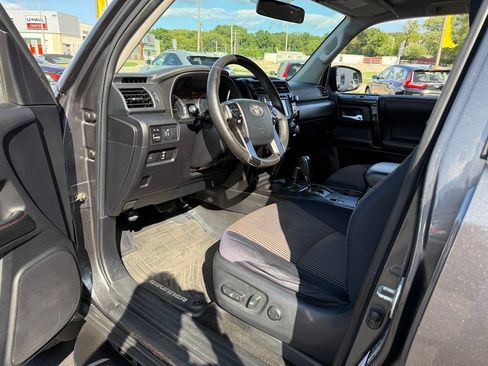 Used 2014 Toyota 4Runner Trail AWD/4WD image 10