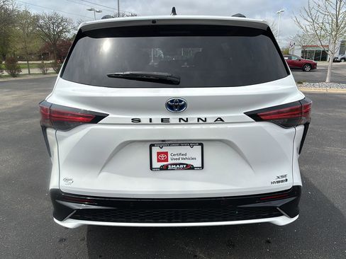 Used 2021 Toyota Sienna XSE w/ XSE Plus Package FWD image 11