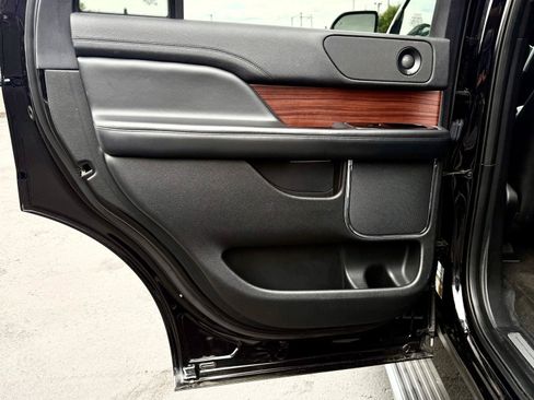 Used 2021 Lincoln Navigator Reserve AWD/4WD image 15